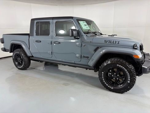 New 2026 Jeep Gladiator Willys image 9