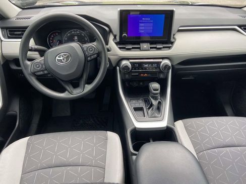 Used 2024 Toyota RAV4 XLE w/ Convenience Package FWD image 12