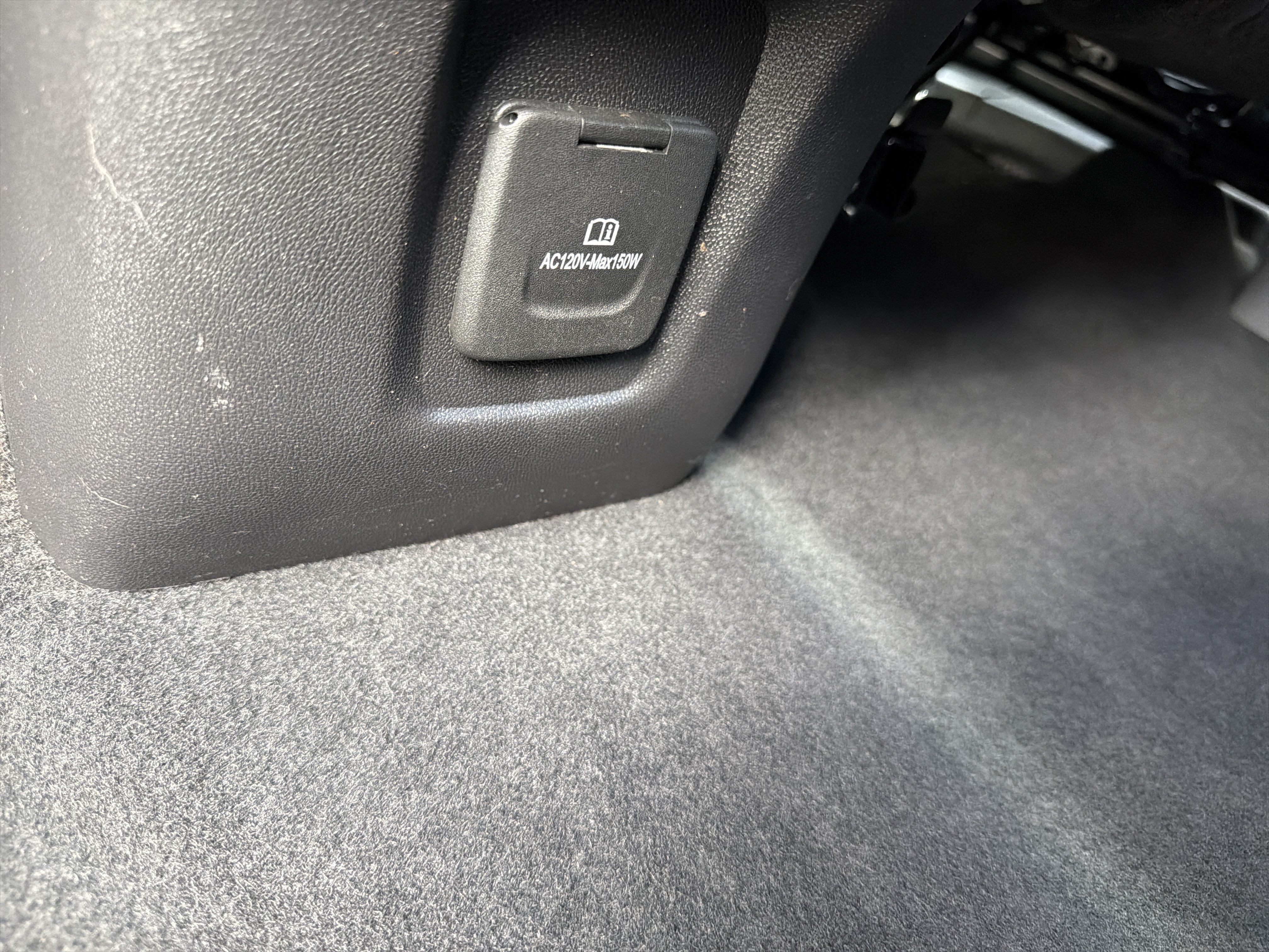 Used 2023 Chevrolet Equinox RS w/ RS Leather Package FWD image 24