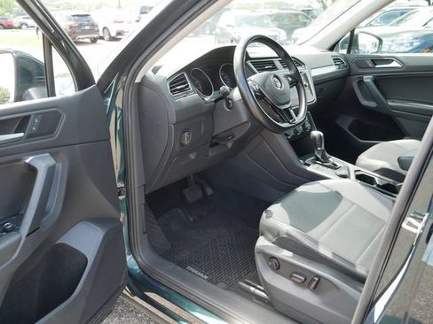 Used 2019 Volkswagen Tiguan SE AWD/4WD image 12