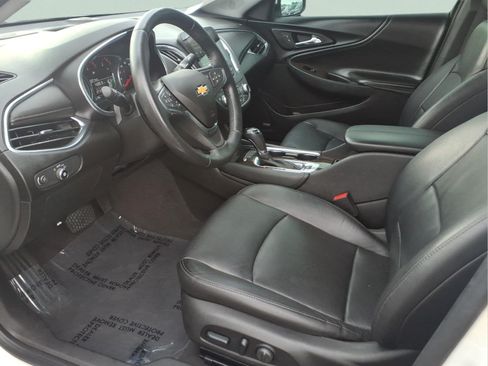 Used 2018 Chevrolet Malibu Premier w/ Premier Sun and Wheel Package FWD image 11