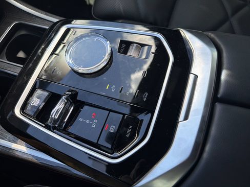 Certified 2023 BMW 740i RWD image 36