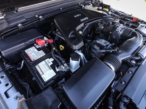 Used 2019 Jeep Wrangler Unlimited Sport S AWD/4WD image 50