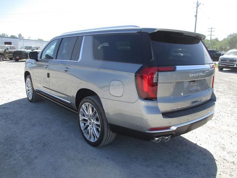 New 2026 GMC Yukon XL Denali w/ Denali Reserve Package AWD/4WD image 6