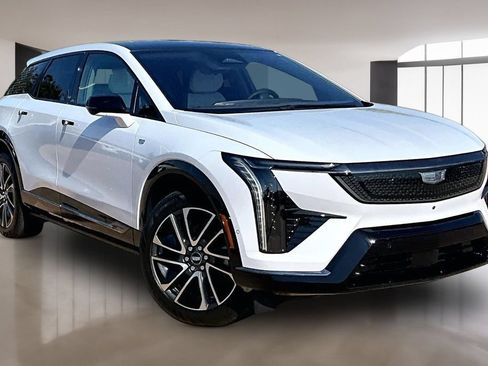 New 2027 Cadillac Optiq Sport w/ LPO, Floor Liner Package AWD/4WD image 2