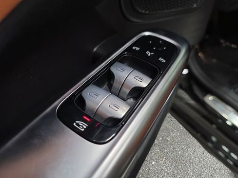 Used 2023 Mercedes-Benz C 300 4MATIC Sedan image 26