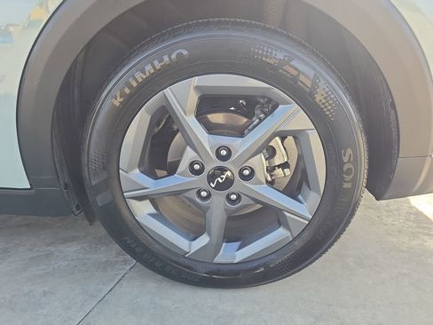 Used 2025 Kia K4 FWD image 32