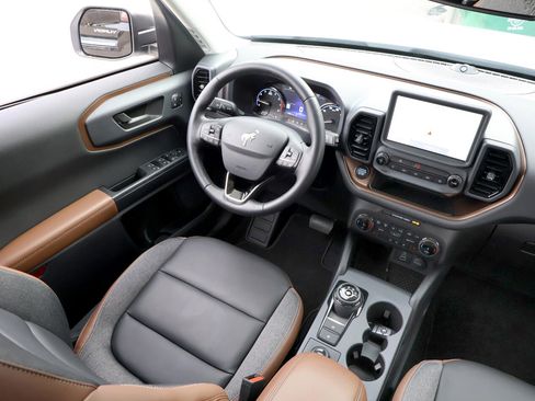 Used 2024 Ford Bronco Sport Outer Banks w/ Tech Package image 15