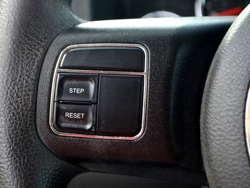 Used 2012 Jeep Liberty Sport image 32