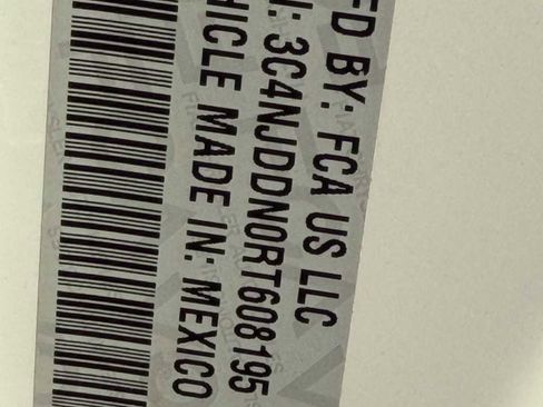 Used 2024 Jeep Compass Trailhawk image 23