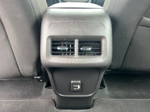 Used 2019 Chevrolet Equinox LS FWD image 17