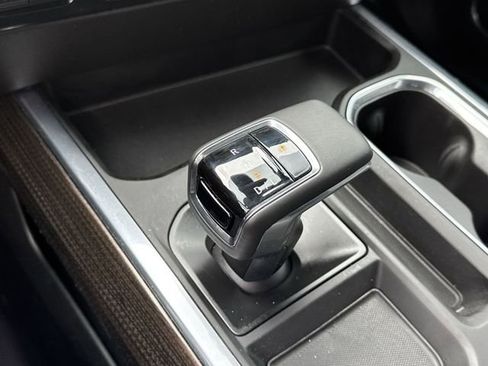 Used 2022 Chevrolet Silverado 1500 LT w/ Z71 Off-Road Package image 13