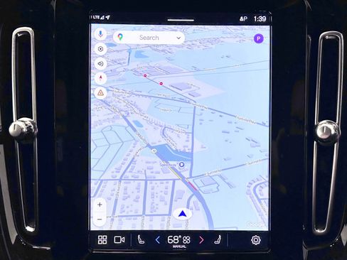 Used 2023 Volvo XC40 Recharge Plus w/ Protection Package Premier image 32