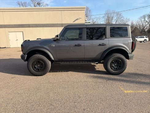 Used 2022 Ford Bronco Wildtrak image 4