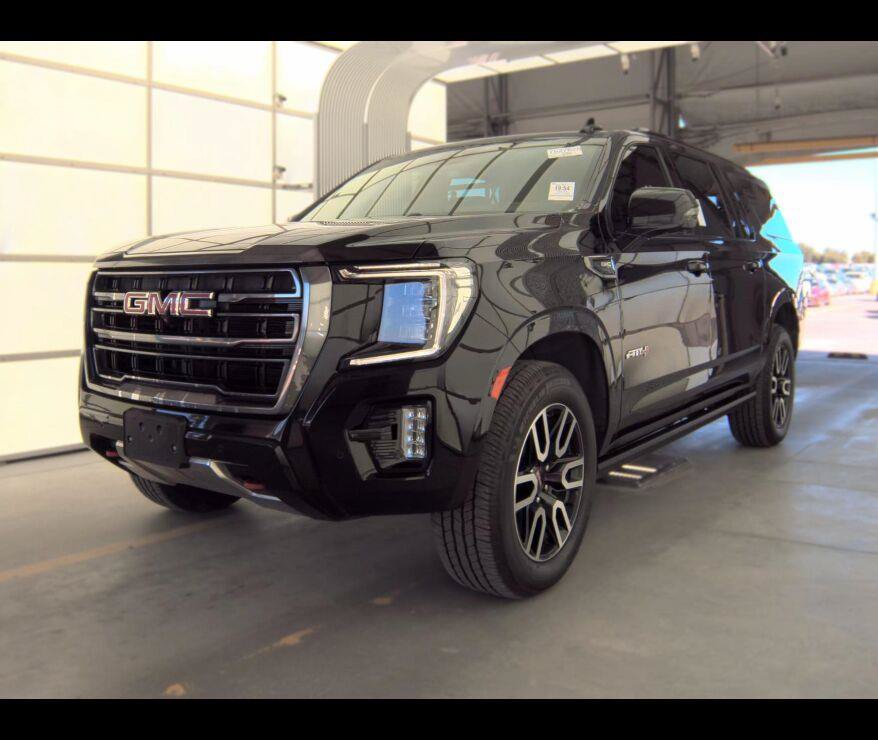 Used 2023 GMC Yukon XL AT4 w/ Technology Package AWD/4WD image 2