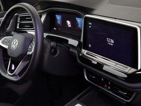 Used 2025 Volkswagen Atlas Cross Sport SE image 19