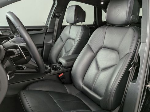 Certified 2024 Porsche Macan S AWD/4WD image 5