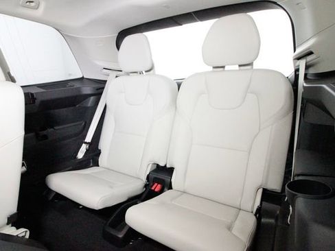 Certified 2025 Volvo XC90 B6 Plus w/ Protection Package Premier image 13