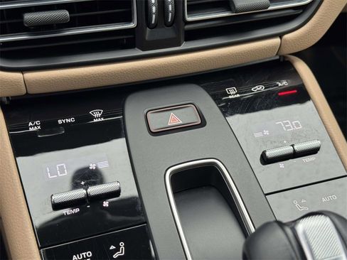 Used 2024 Porsche Macan image 27