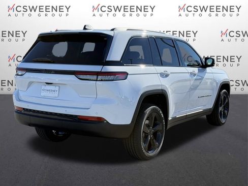 New 2025 Jeep Grand Cherokee Laredo image 5