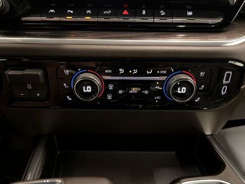 Certified 2023 Chevrolet Silverado 1500 LTZ AWD/4WD image 31