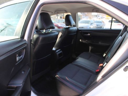 Used 2017 Toyota Camry SE image 22