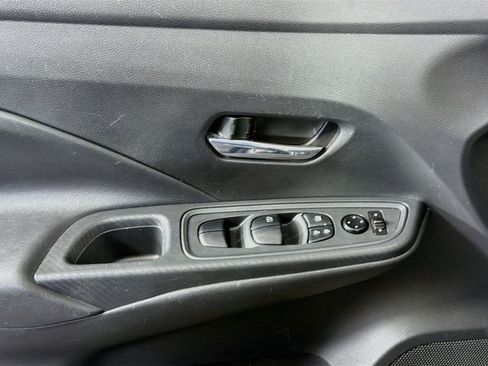 Used 2025 Nissan Versa SV FWD image 15