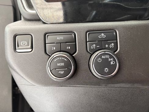 Used 2023 Chevrolet Silverado 1500 LT AWD/4WD image 6