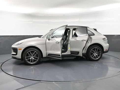 Certified 2023 Porsche Macan Turbo AWD/4WD image 35