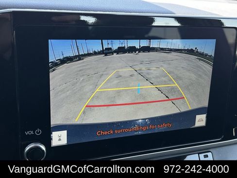 Used 2025 Toyota Camry SE image 19