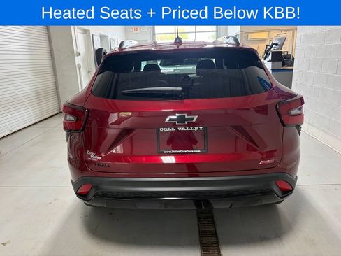 Used 2025 Chevrolet Trax RS w/ Driver Confidence Package FWD image 6