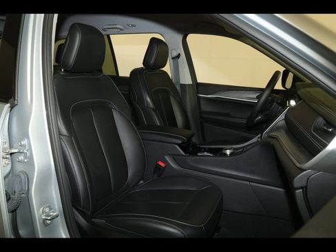 Used 2023 Jeep Grand Cherokee Limited AWD/4WD image 30