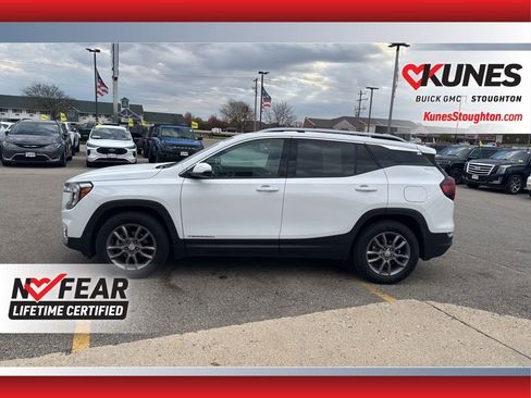 Used 2023 GMC Terrain SLT image 8