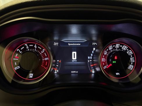 Used 2023 Dodge Challenger SXT RWD image 9