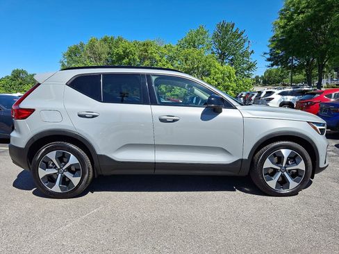 Certified 2026 Volvo XC40 B5 Plus AWD/4WD image 7