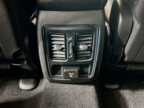 Used 2021 Jeep Grand Cherokee Altitude image 25