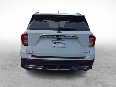 Used 2023 Ford Explorer XLT w/ Equipment Group 202A image 4