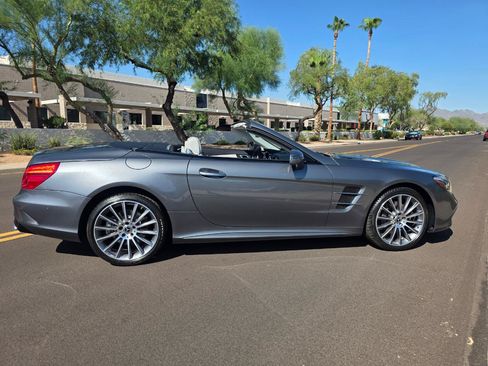 Used 2018 Mercedes-Benz SL 550 image 28