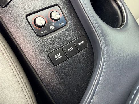 Used 2015 Toyota Avalon XLE Touring image 24