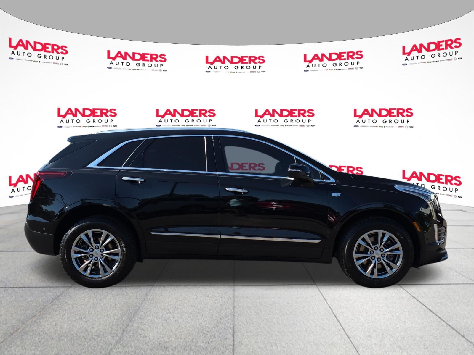 Used 2022 Cadillac XT5 Premium Luxury w/ Technology Package FWD image 2