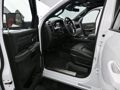 Used 2022 RAM 3500 Limited w/ Max Tow Package image 13