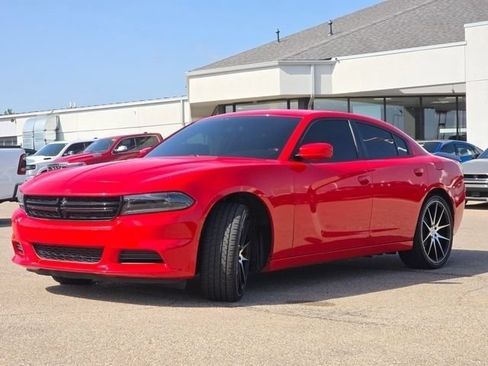 Used 2022 Dodge Charger SXT RWD image 17