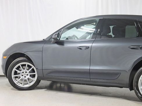 Used 2017 Porsche Macan image 11