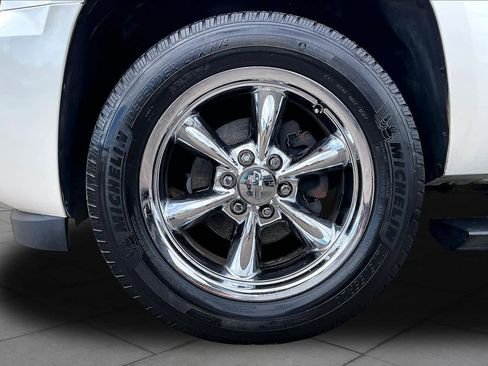 Used 2008 Chevrolet Avalanche LTZ w/ LTZ Preferred Equipment Group RWD image 11