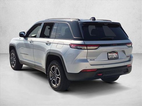 Used 2022 Jeep Grand Cherokee Trailhawk w/ Luxury Tech Group III AWD/4WD image 7