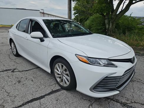 Used 2024 Toyota Camry LE FWD image 2