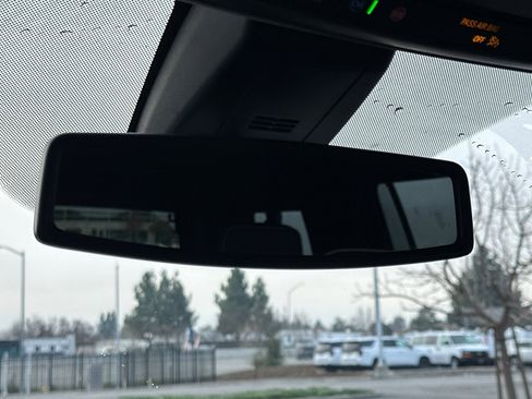 Used 2022 Chevrolet Suburban Premier image 26