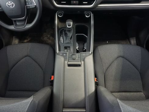 Used 2025 Toyota Grand Highlander FWD image 27