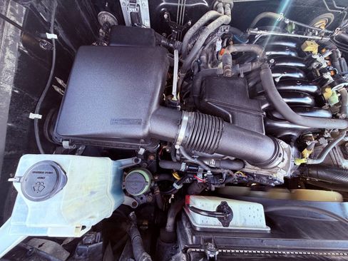 Used 2012 Toyota Tundra 4x4 Double Cab w/ SR5 Pkg image 21