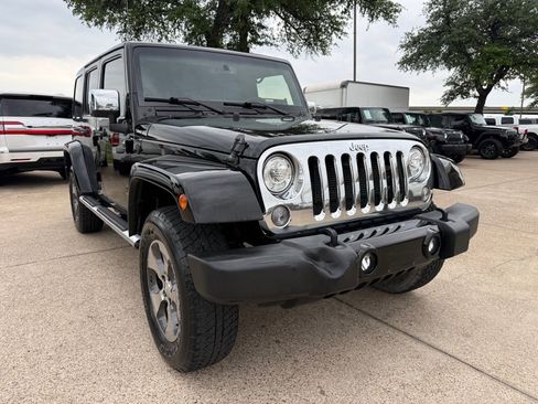 Used 2017 Jeep Wrangler Unlimited Sahara w/ Mopar Chrome Edition Group image 1